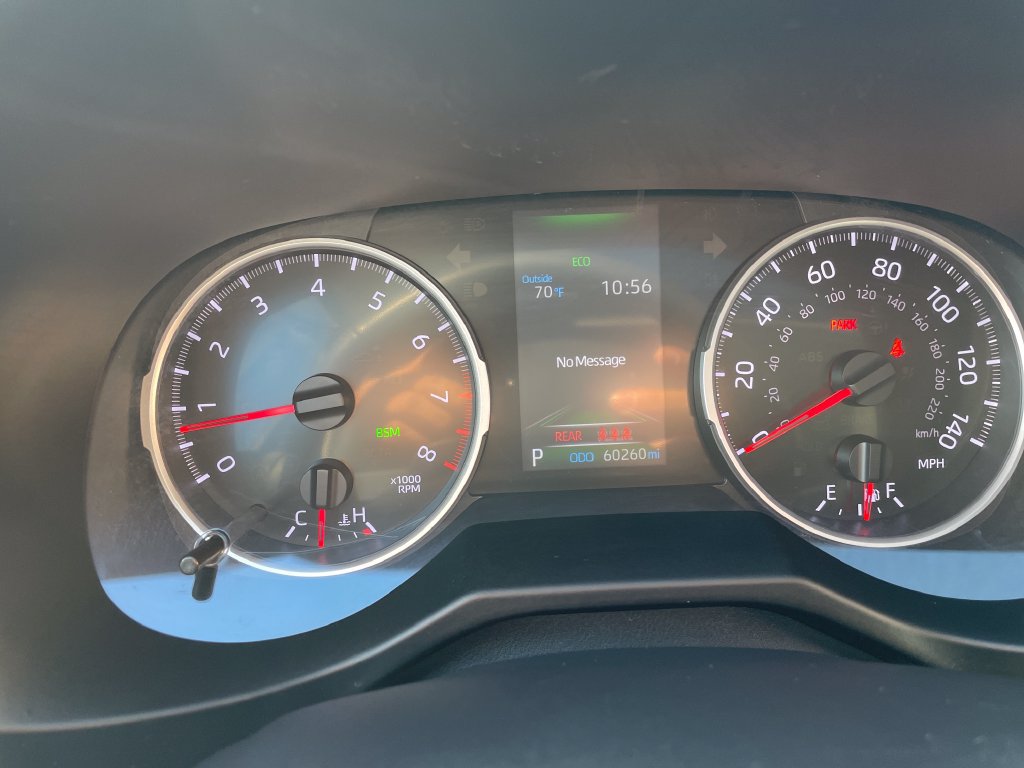 Used 2019 Toyota RAV4 XLE Premium AWD/4WD image 17