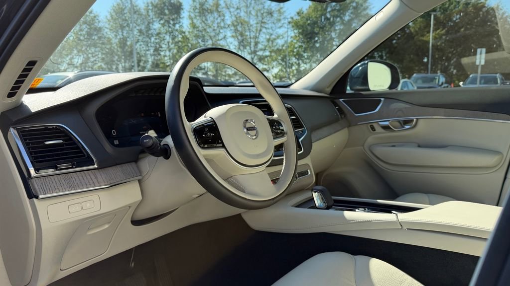 Used 2025 Volvo XC90 T8 Plus w/ Protection Package image 28