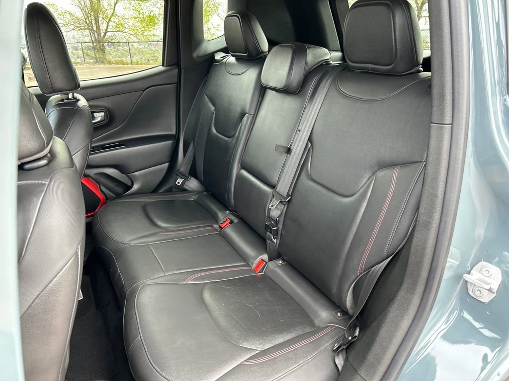 Used 2015 Jeep Renegade Trailhawk w/ Premium Leather Group image 19