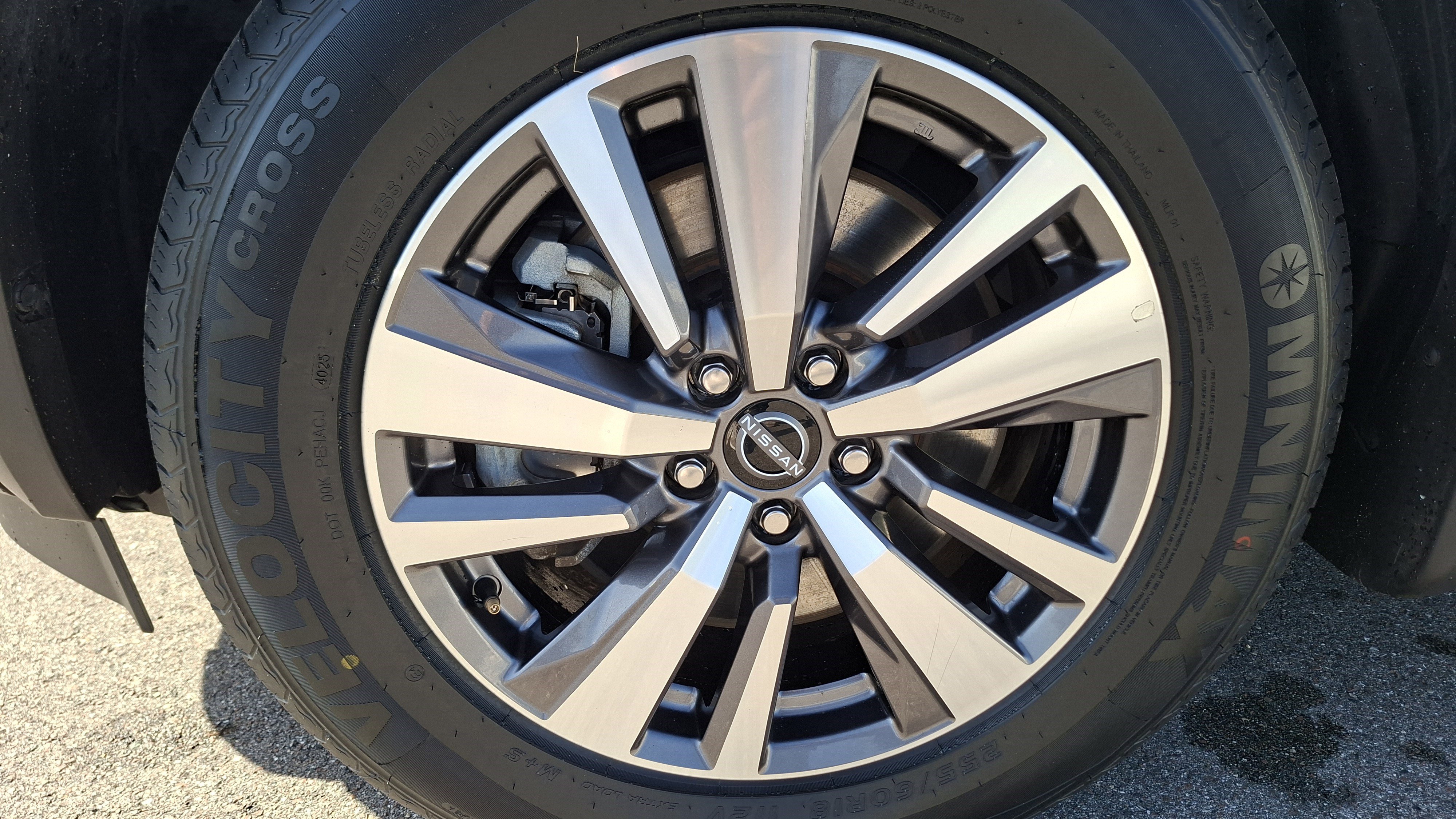 Used 2023 Nissan Pathfinder SL w/ Lighting Package (N92) image 26