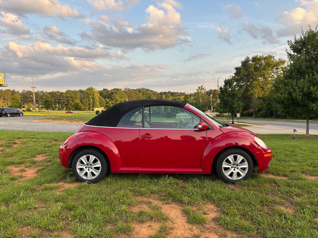 Used 2009 Volkswagen Beetle S image 19