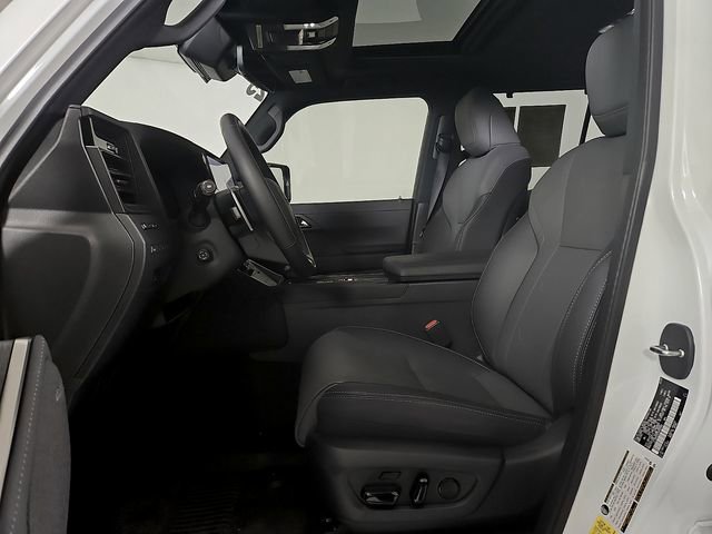 Used 2025 Lexus GX 550 w/ Accessory Package (2T) image 16