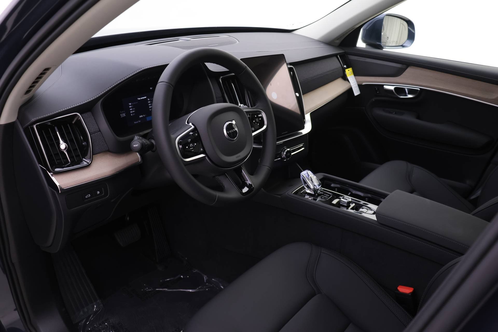 New 2026 Volvo XC90 T8 Plus image 6