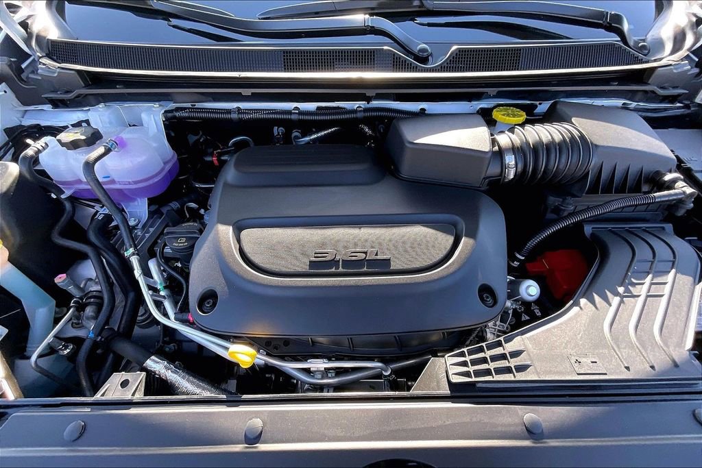 New 2026 Chrysler Pacifica Select FWD image 11