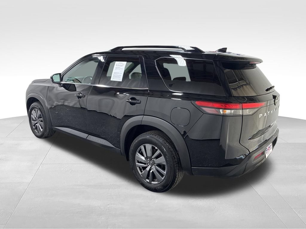 Used 2025 Nissan Pathfinder SV AWD/4WD image 8
