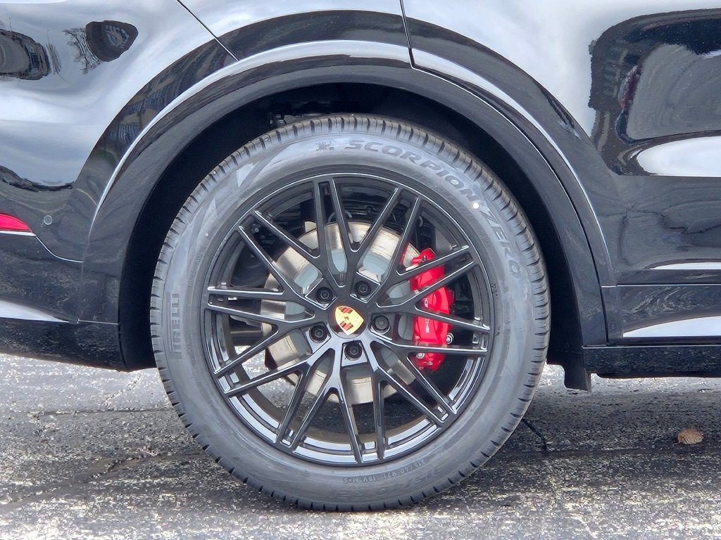 New 2025 Porsche Cayenne S image 12