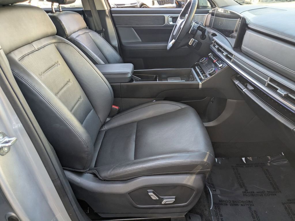 Used 2025 Hyundai Santa Fe Limited image 32