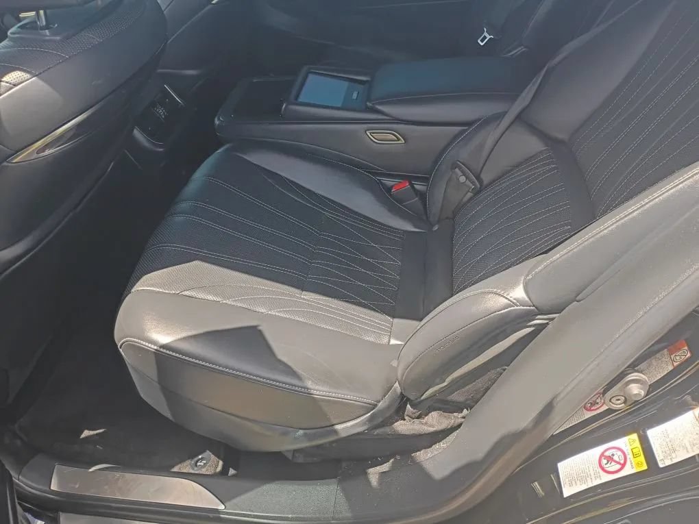 Used 2018 Lexus LS 500 AWD w/ Luxury Package image 20