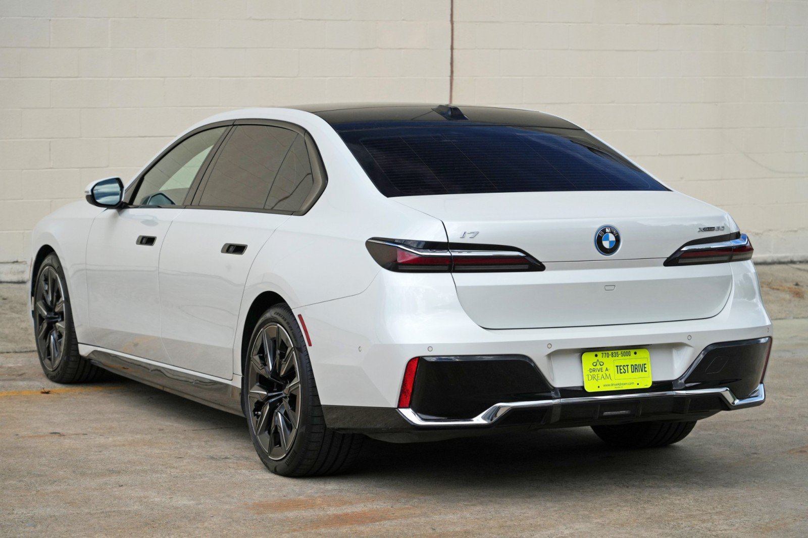 Used 2023 BMW i7 xDrive60 w/ Executive Package 2 AWD/4WD image 62