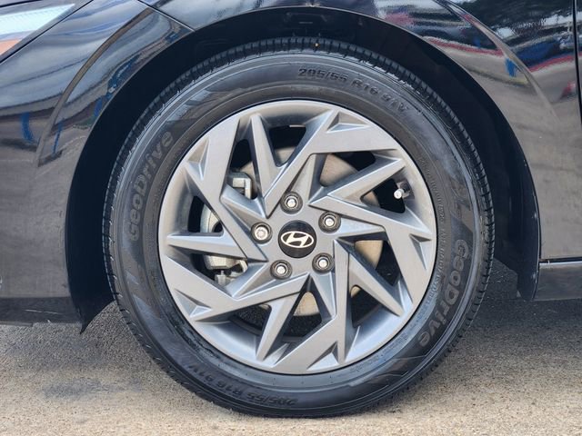 Used 2024 Hyundai Elantra SEL FWD image 10