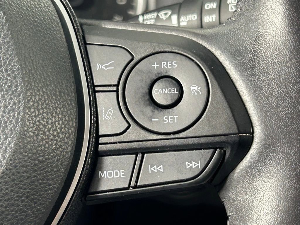 Used 2021 Toyota RAV4 XLE image 27