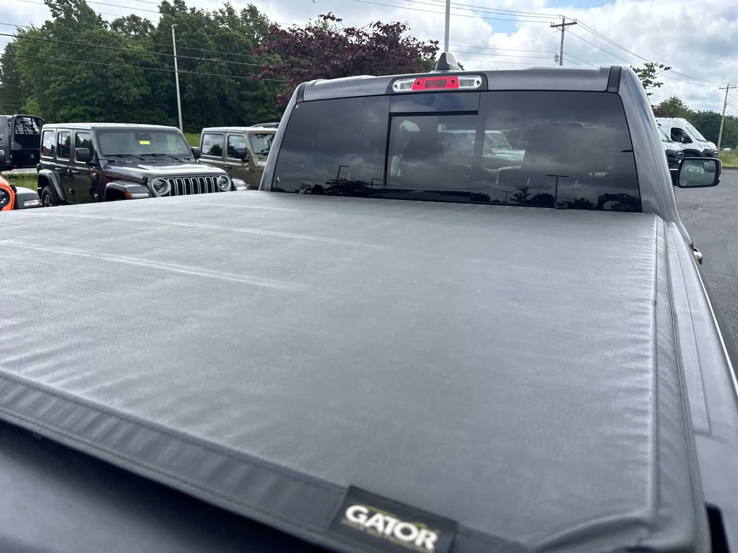 Used 2019 RAM 1500 Laramie w/ Off Road Group AWD/4WD image 16