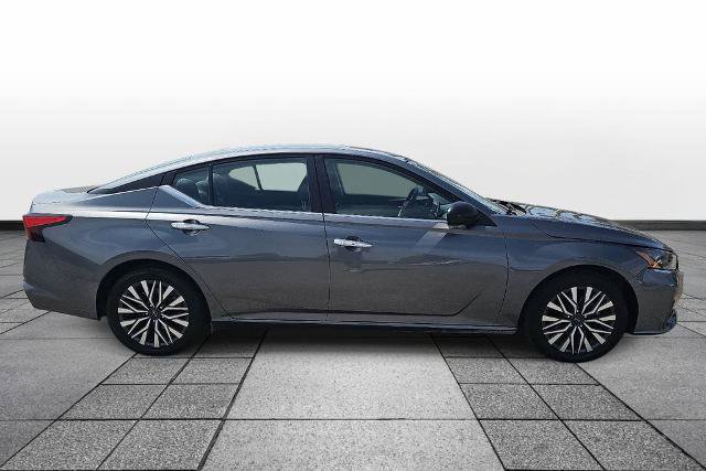Used 2024 Nissan Altima 2.5 SV FWD image 4