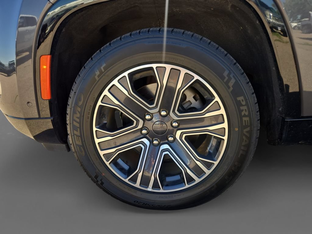 Used 2024 Jeep Wagoneer Series II AWD/4WD image 15