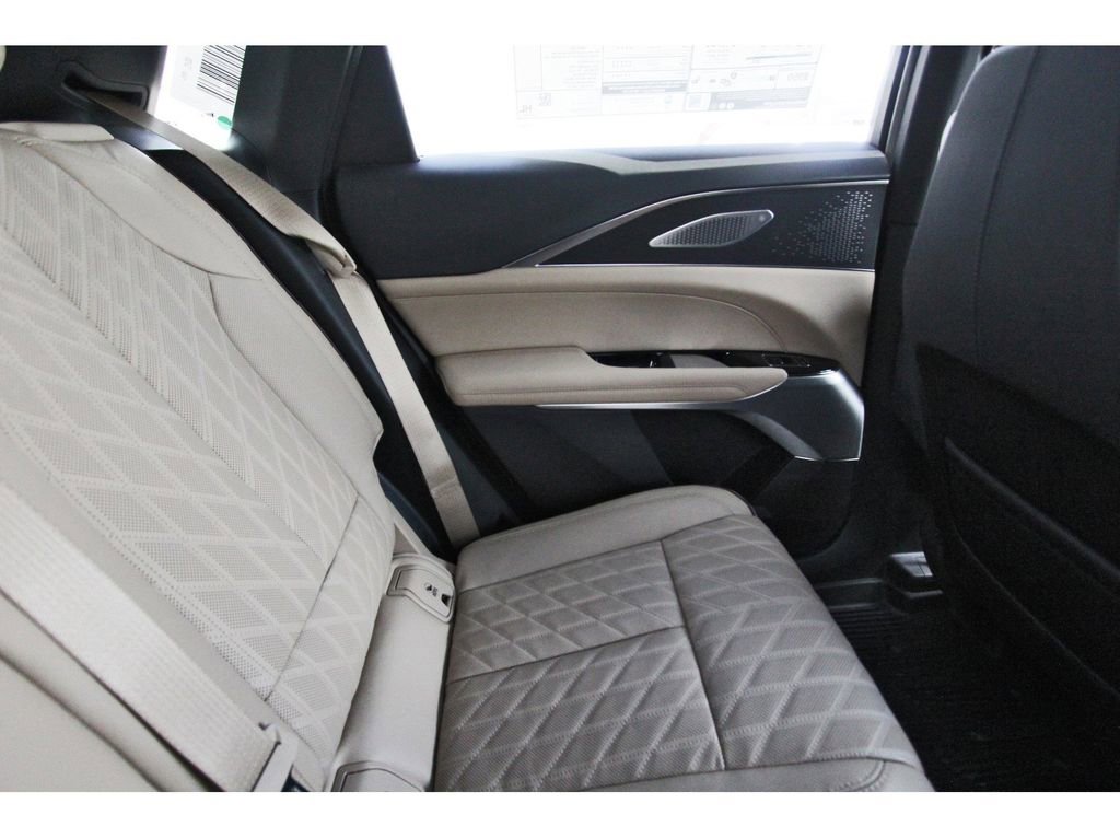 New 2025 Cadillac Lyriq Sport w/ Nappa Leather Package image 11