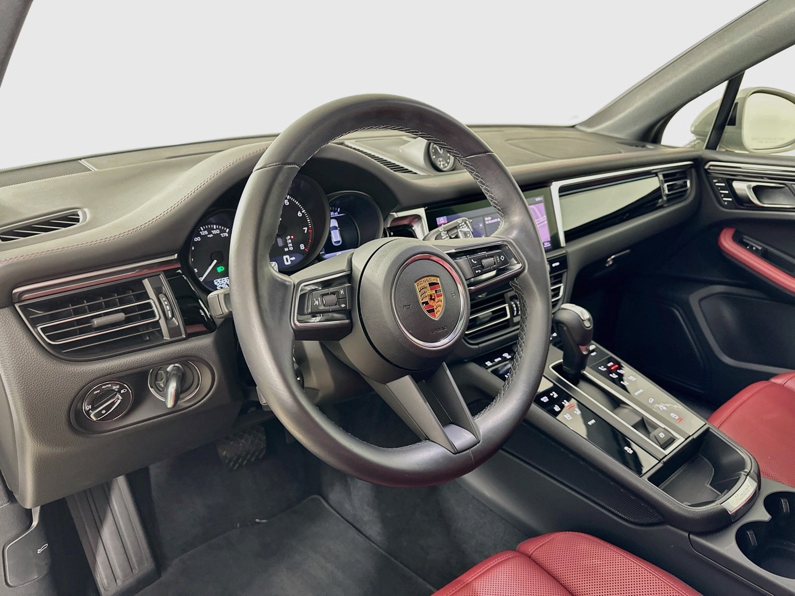 Used 2023 Porsche Macan AWD/4WD image 33