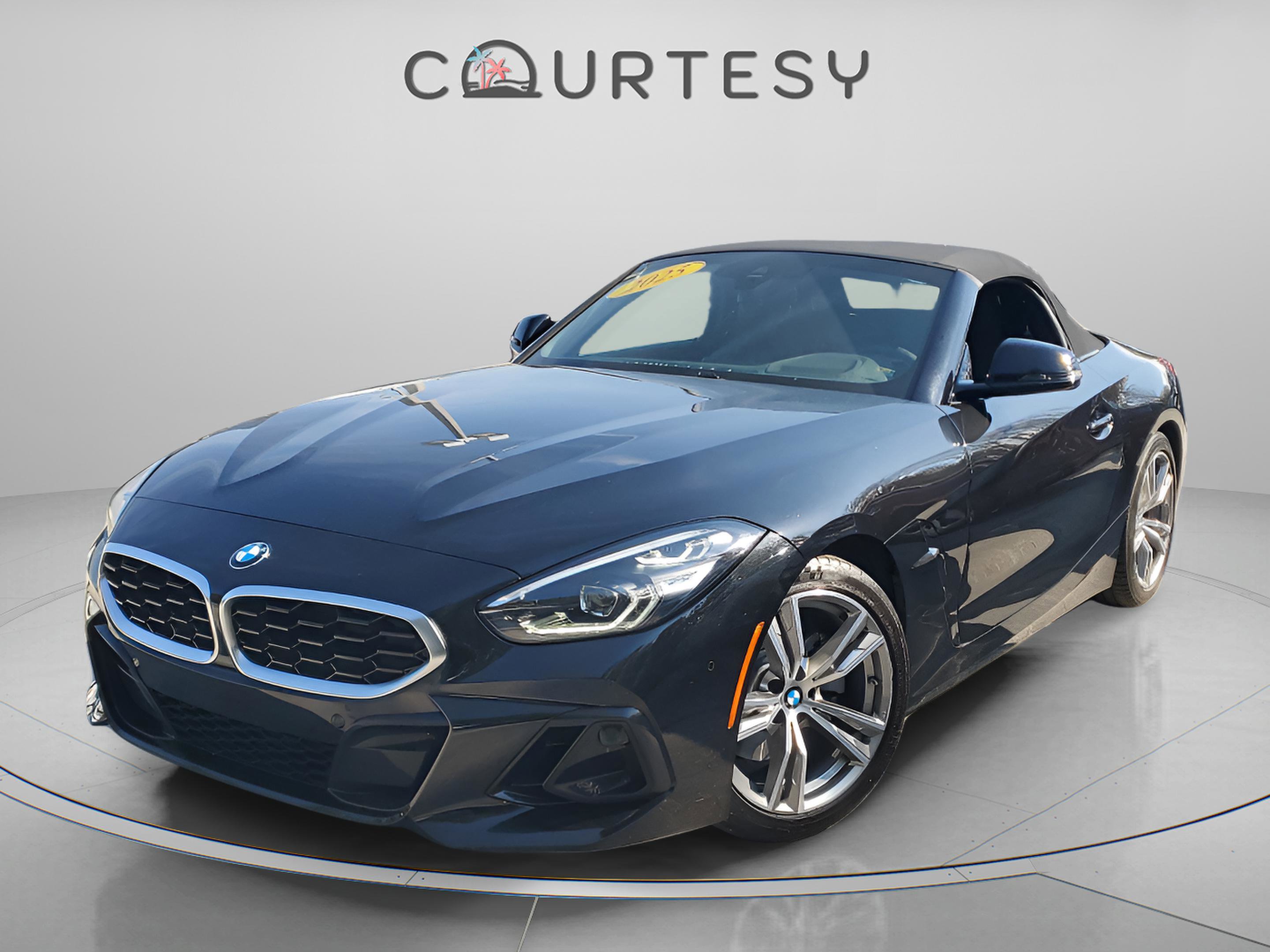 Used 2025 BMW Z4 sDrive30i image 1