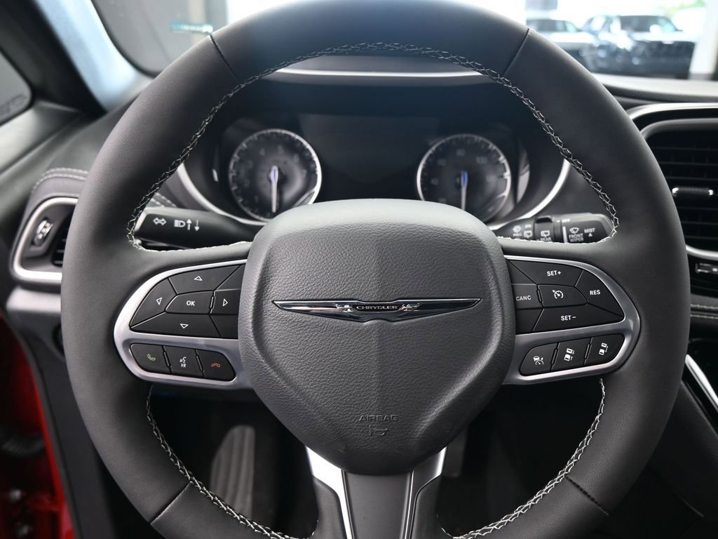 New 2026 Chrysler Pacifica Select image 15