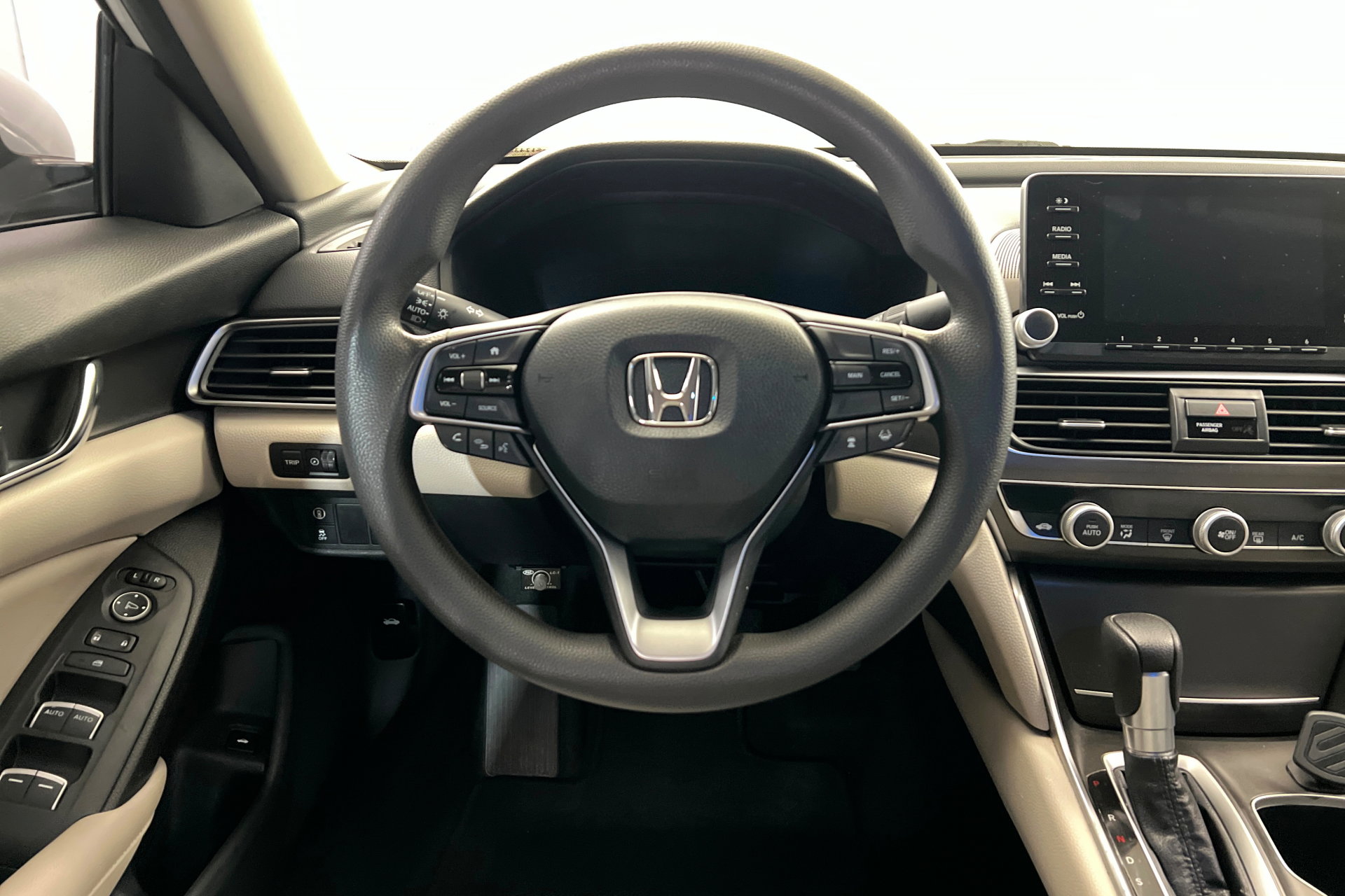 Used 2018 Honda Accord LX image 12