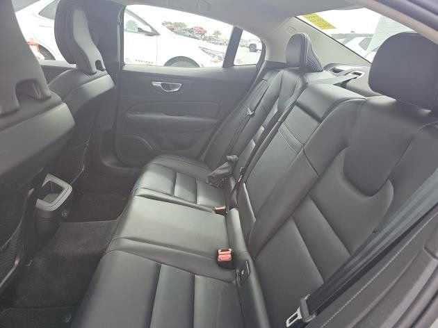 Used 2025 Volvo S60 B5 Core image 6
