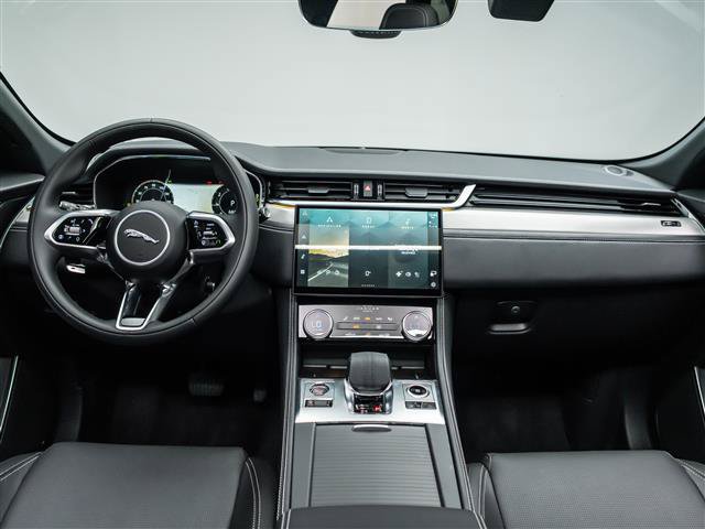 New 2025 Jaguar F-PACE R-Dynamic S AWD/4WD image 19