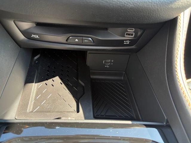 New 2027 Chrysler Pacifica Pinnacle w/ Theater Group FWD image 35