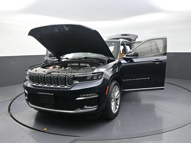 Used 2022 Jeep Grand Cherokee Summit w/ Luxury Tech Group V AWD/4WD image 6