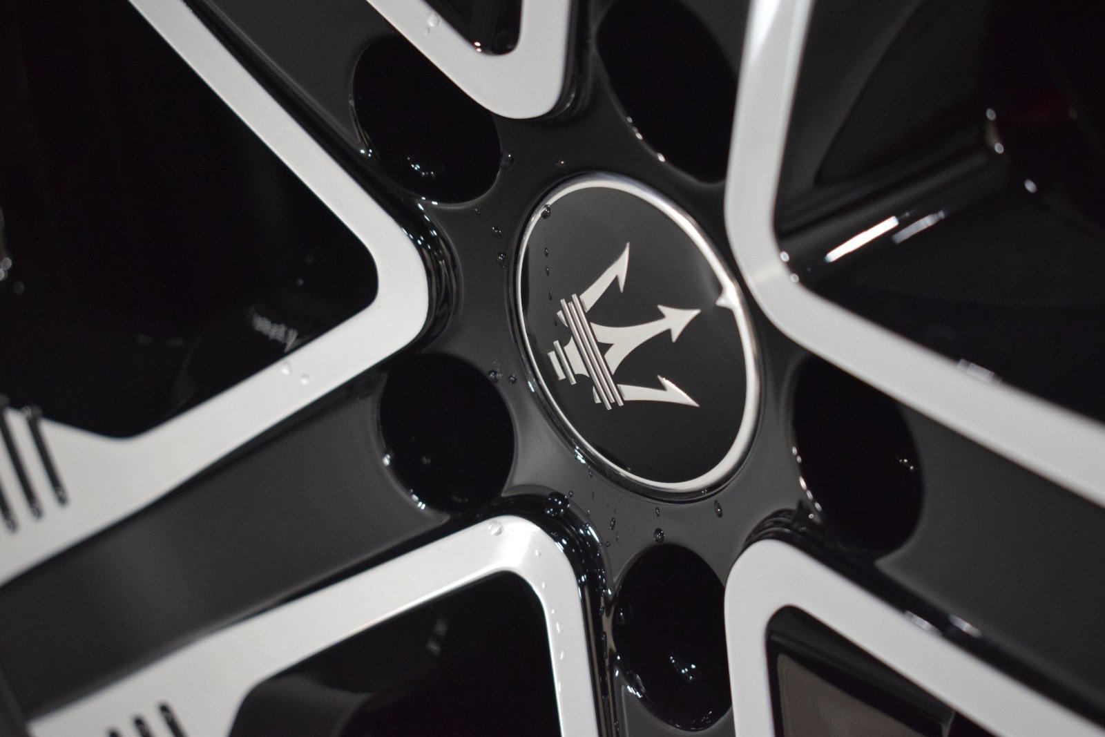 New 2025 Maserati Grecale Folgore image 20