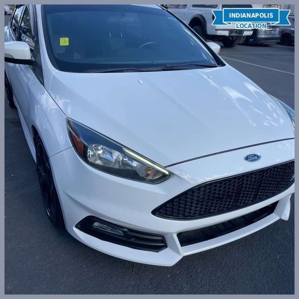 Used 2017 Ford Focus ST FWD image 1