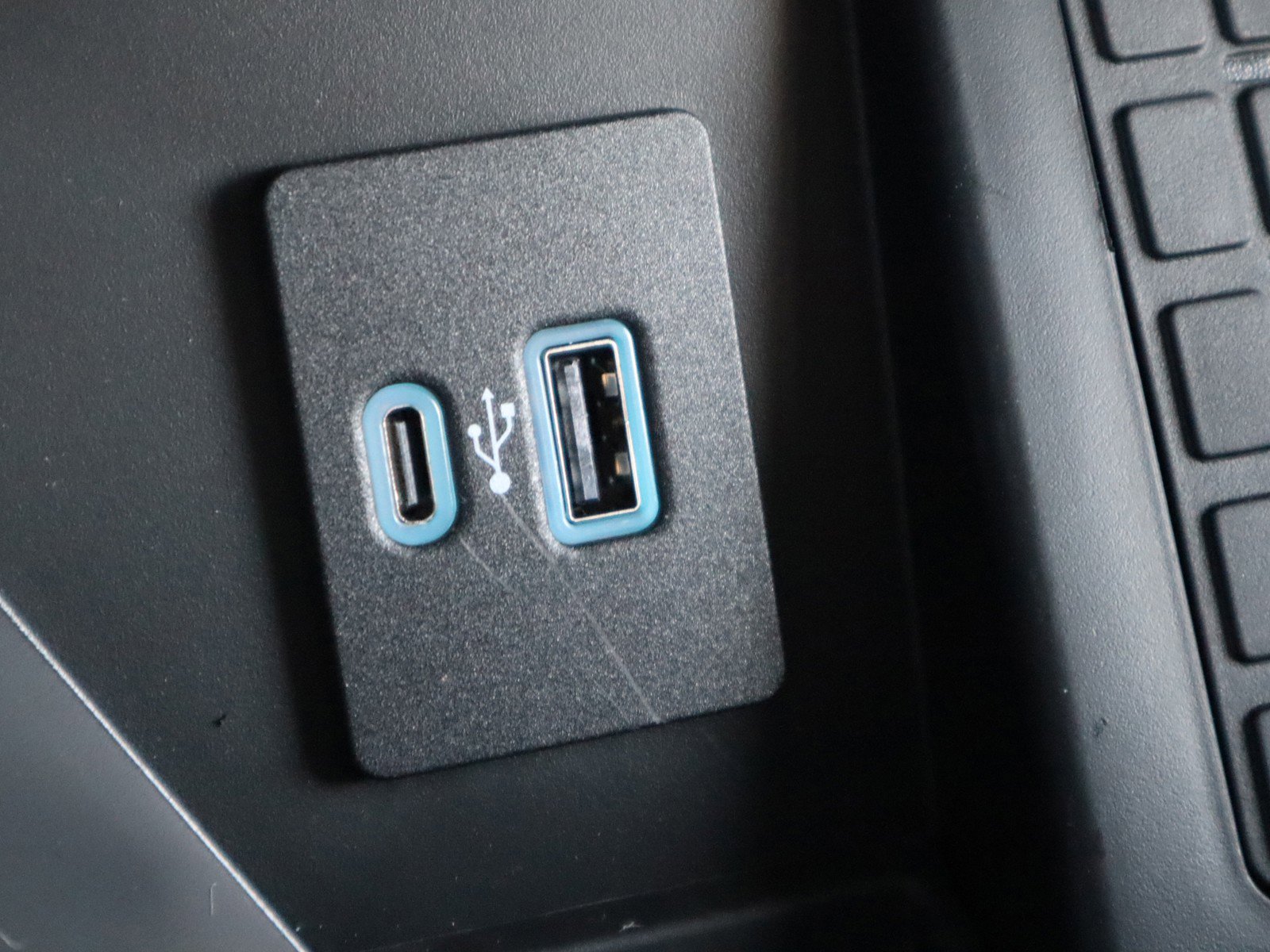 New 2023 Ford F150 Lariat w/ Equipment Group 502A High image 28