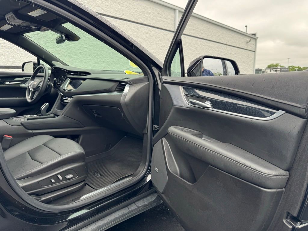 Used 2024 Cadillac XT5 Premium Luxury w/ LPO, Floor Liner Package AWD/4WD image 34