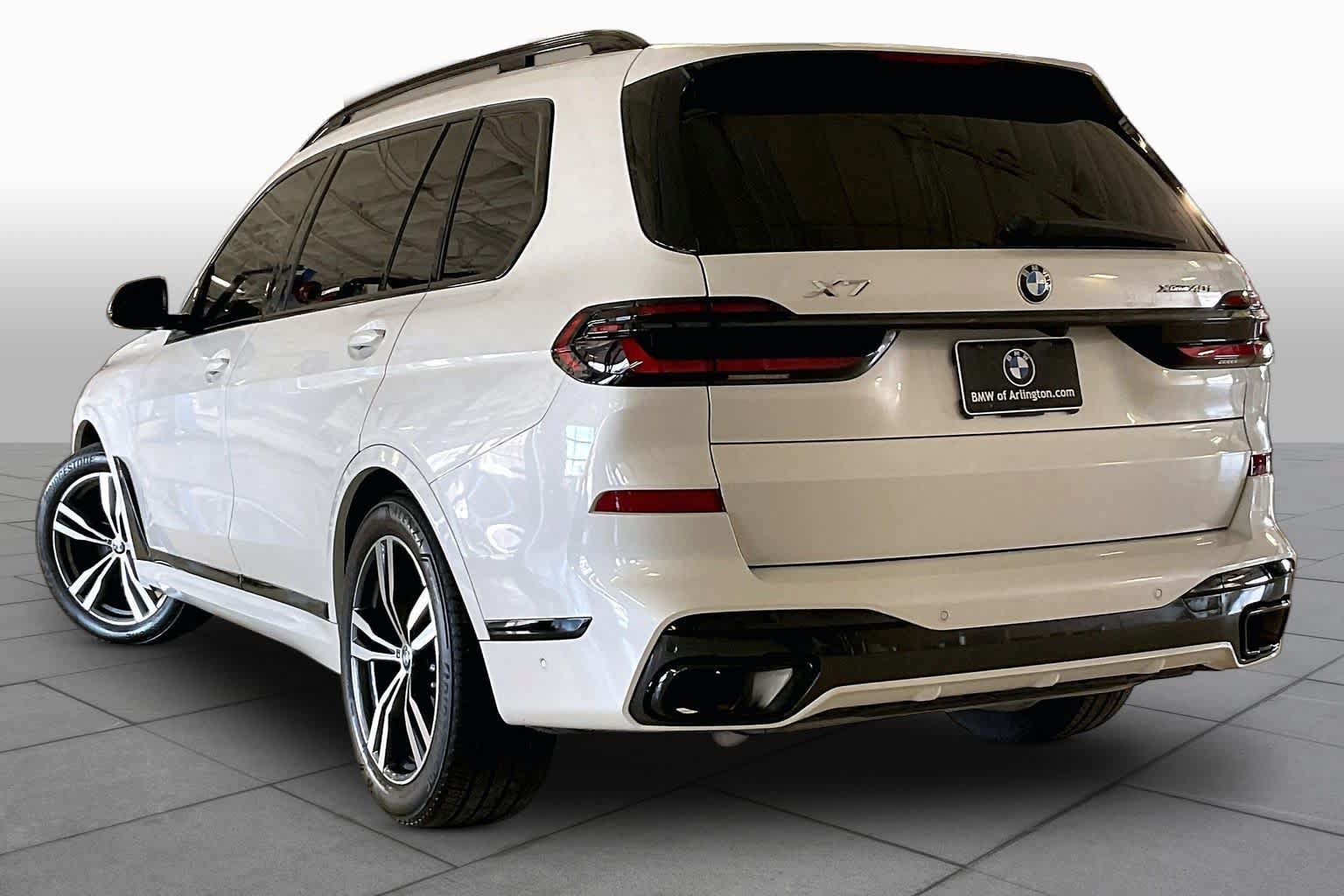 Used 2024 BMW X7 xDrive40i w/ M Sport Package AWD/4WD image 11