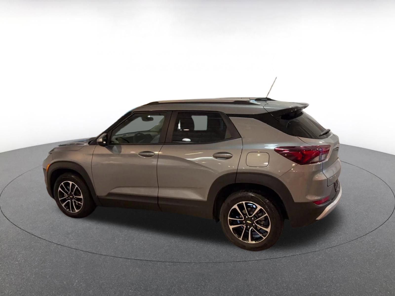 Used 2025 Chevrolet TrailBlazer LT image 11