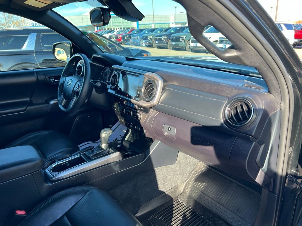 Used 2018 Toyota Tacoma Limited image 28