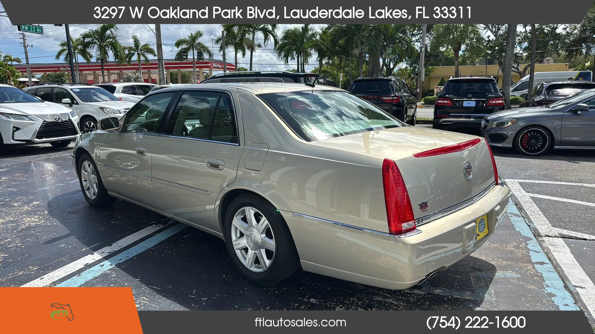 Used 2007 Cadillac DTS w/ Trunk Convenience Package image 8