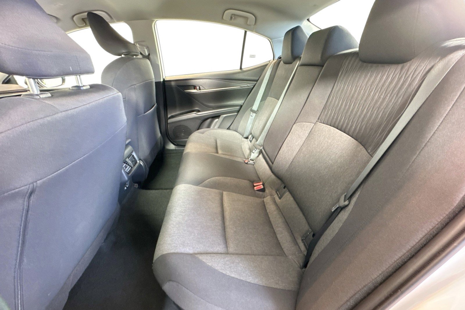 Used 2025 Toyota Camry LE FWD image 21