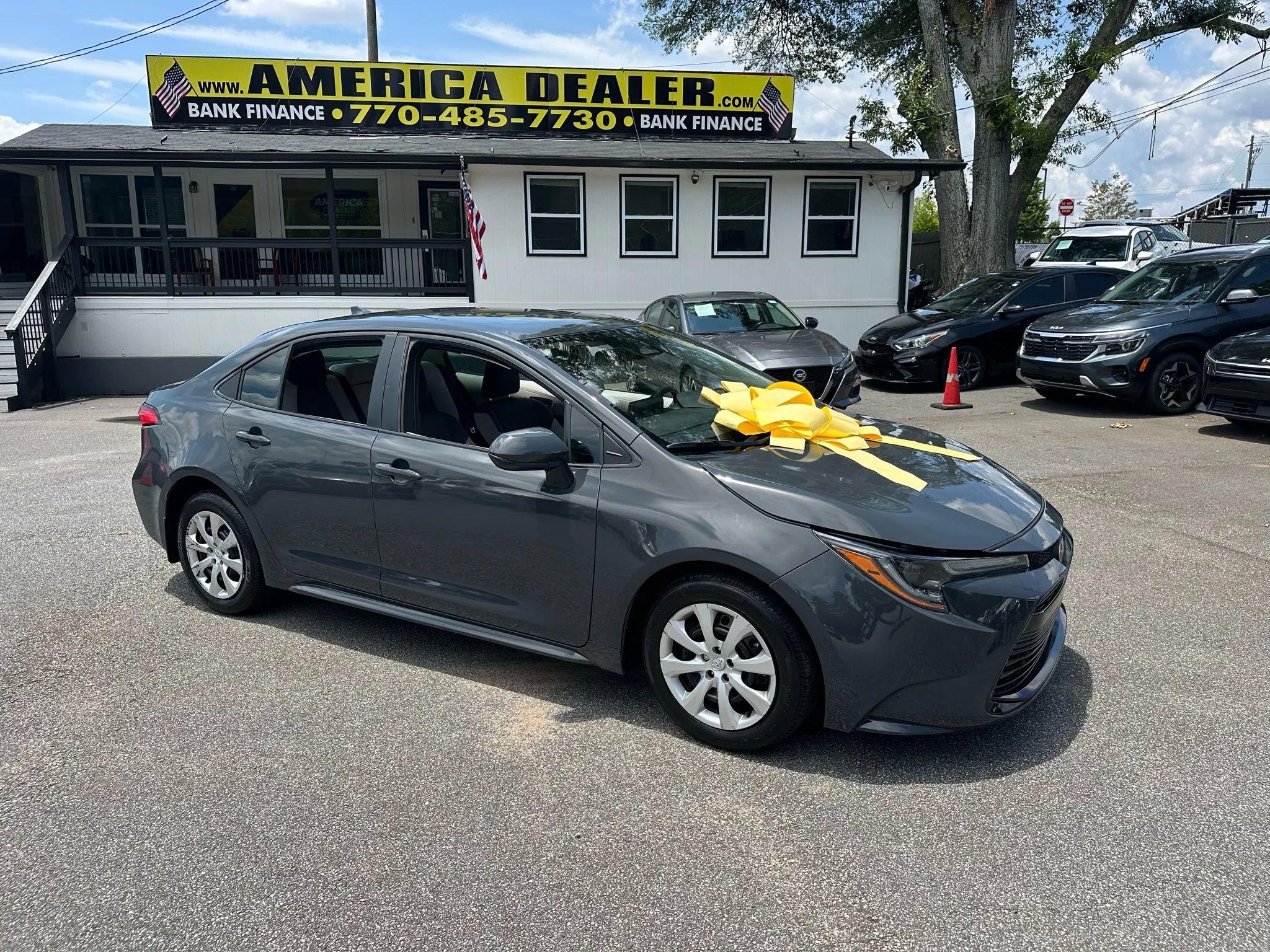 Used 2025 Toyota Corolla LE image 11