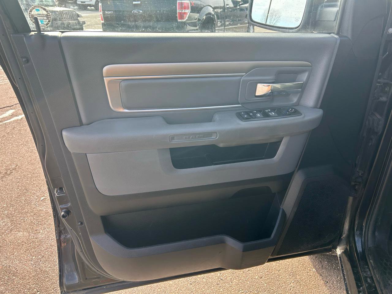 Used 2014 RAM 1500 Classic SLT image 14