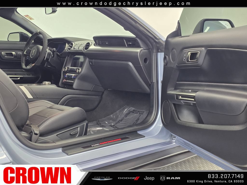 Used 2022 Ford Mustang Shelby GT500 w/ Technology Package RWD image 28