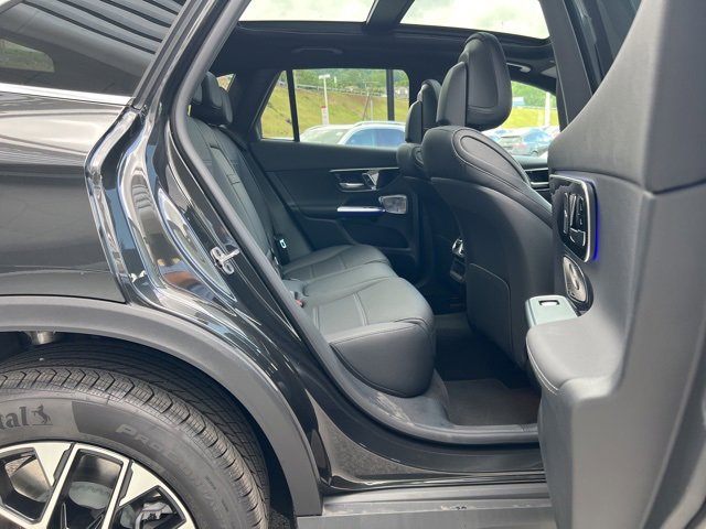 New 2025 Mercedes-Benz GLC 350e 4MATIC image 23