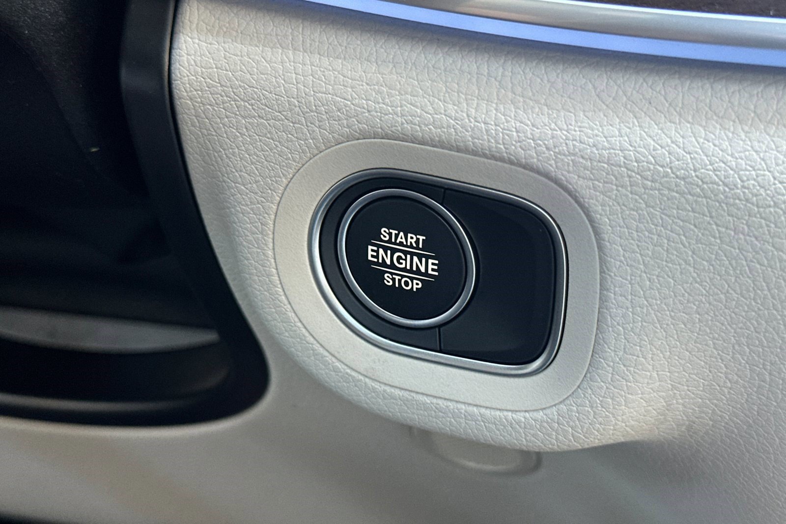 New 2026 Mercedes-Benz GLE 450e 4MATIC image 29