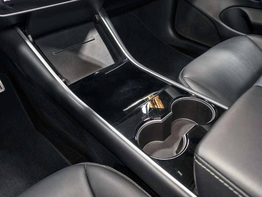 Used 2020 Tesla Model 3 Performance image 18