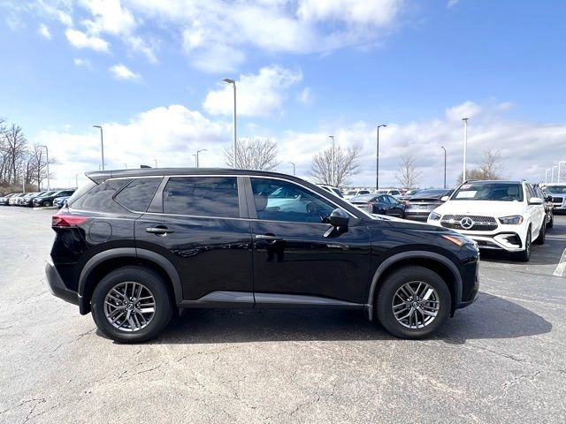 Used 2023 Nissan Rogue S image 10