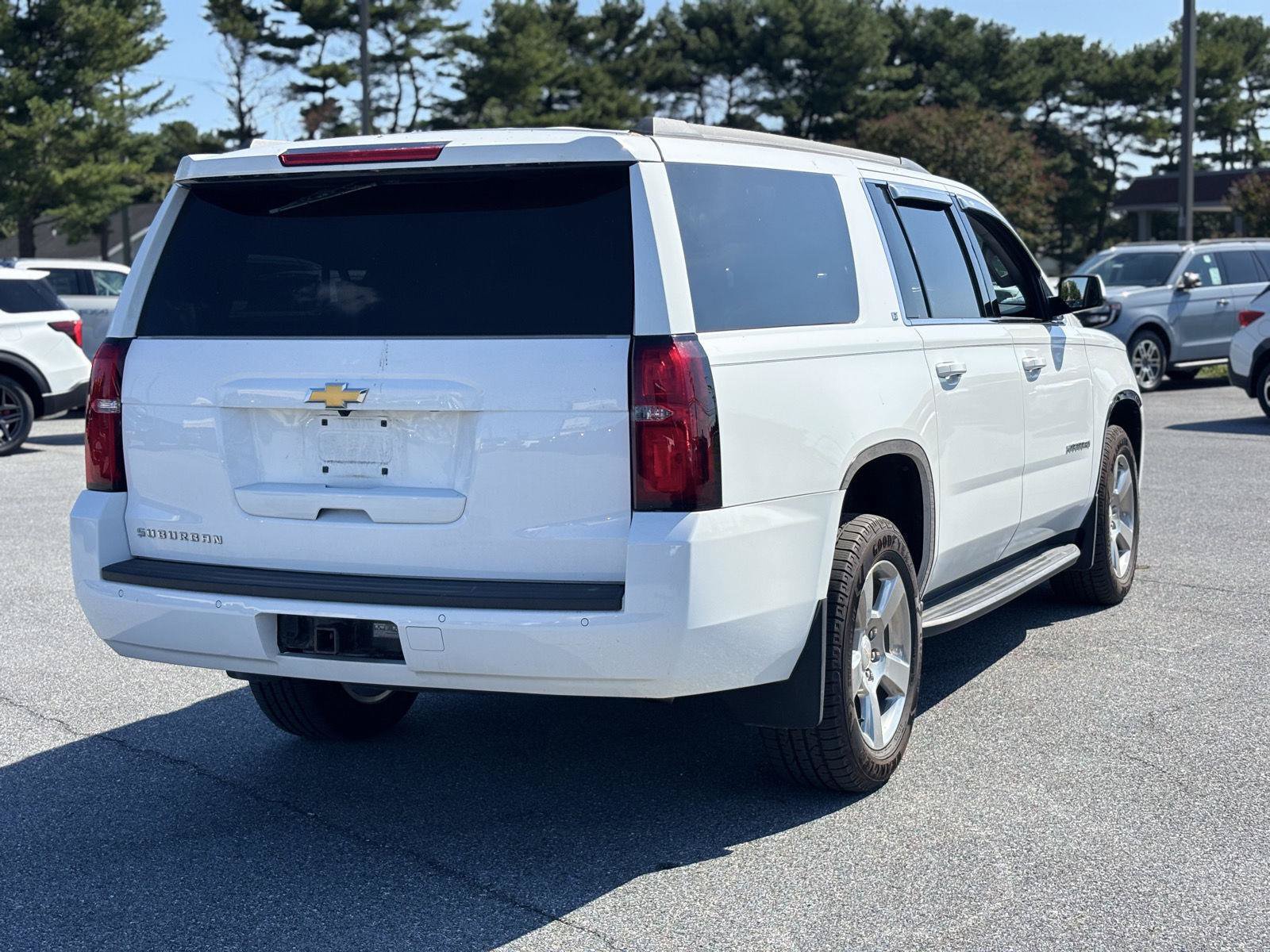 Used 2020 Chevrolet Suburban LT AWD/4WD image 13