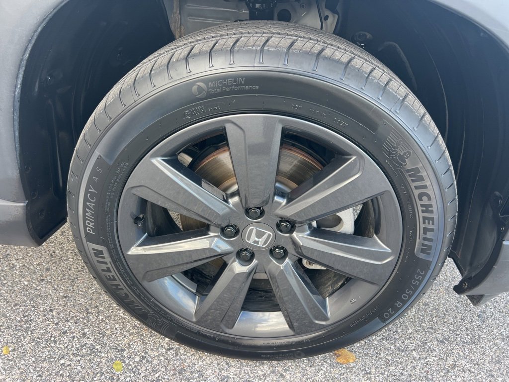 Used 2025 Honda Pilot Sport image 15