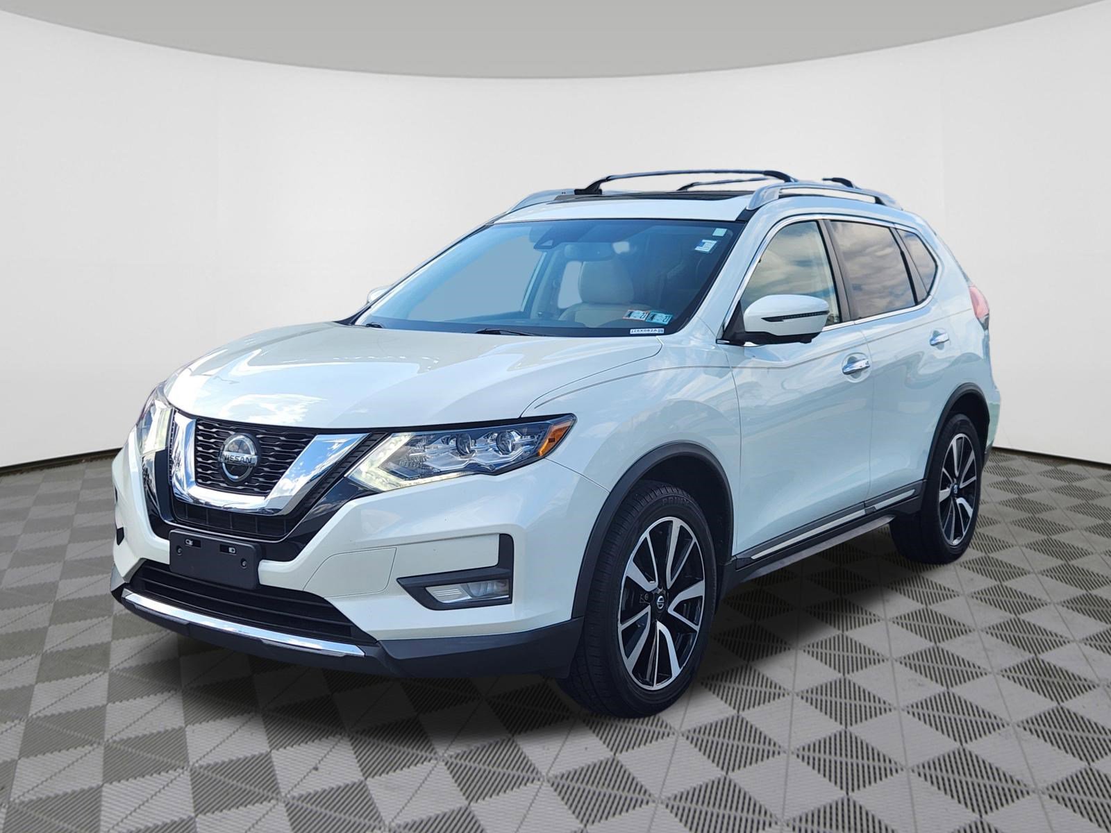 Used 2020 Nissan Rogue SL w/ Premium Package image 2