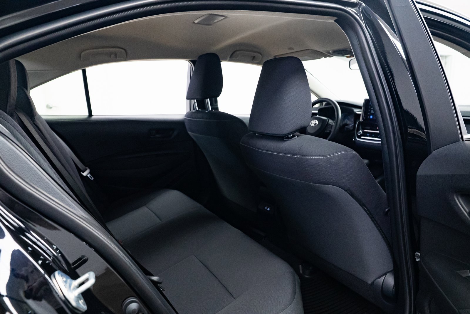 Used 2025 Toyota Corolla LE image 24