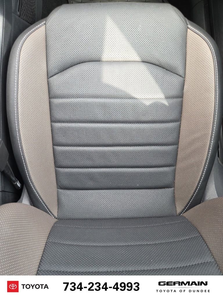 Used 2022 Volkswagen Taos SEL w/ Panoramic Sunroof Package image 32