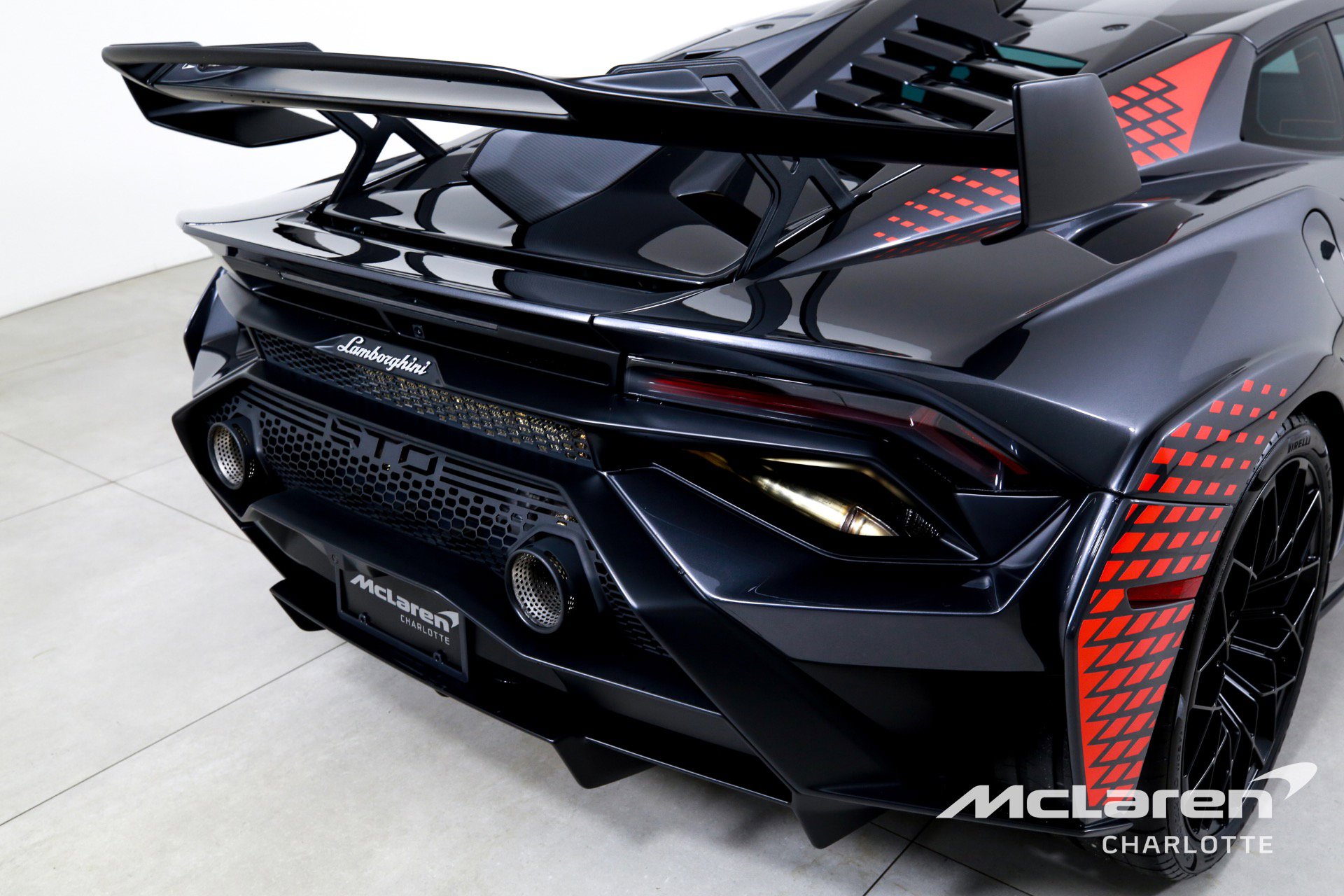 Used 2022 Lamborghini Huracan STO RWD image 29