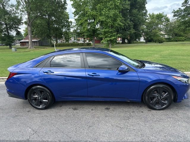 Used 2022 Hyundai Elantra SEL w/ Preferred Accessory Package FWD image 28